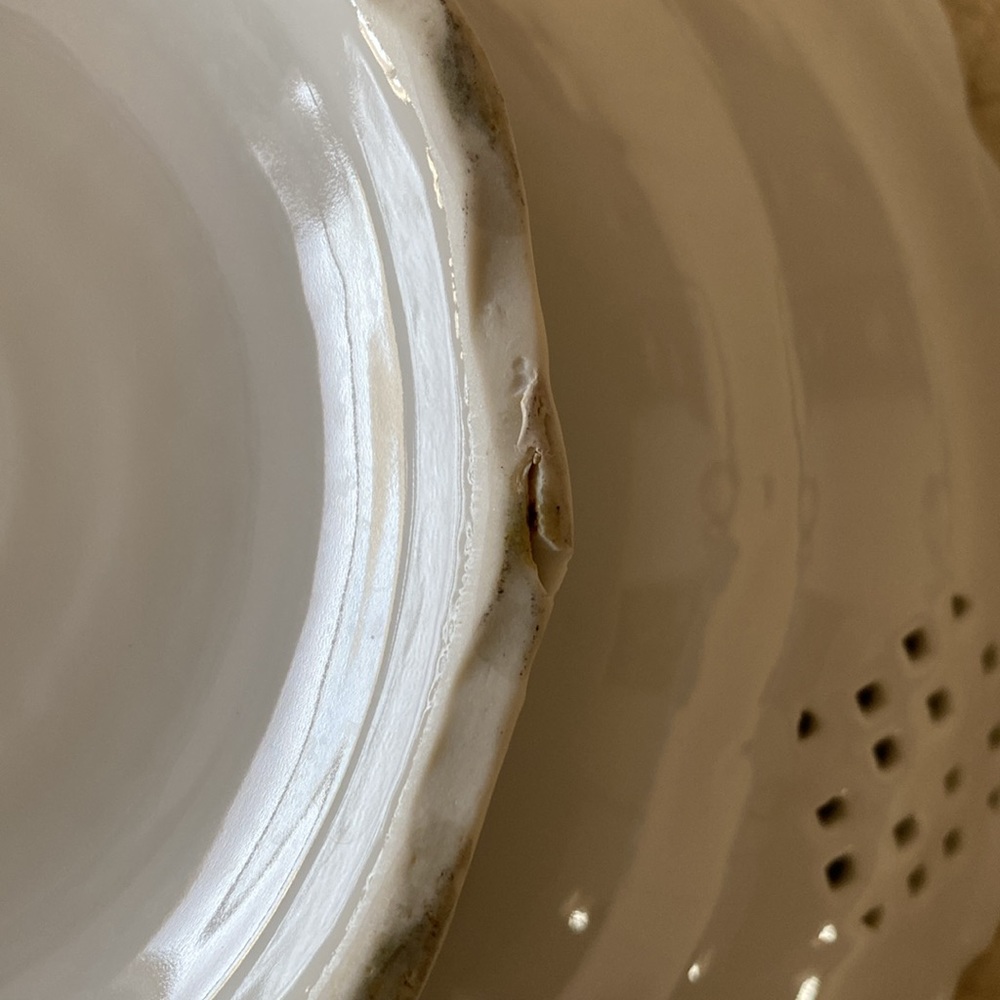 Vintage Porcelain Rose and Gold Bowl. $12 - Picture 4 of 4
